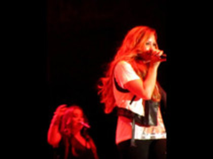 Demi Lovato - Moves Like Jagger (3896)