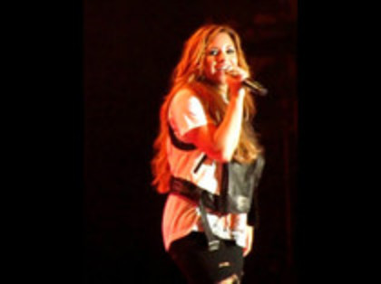 Demi Lovato - Moves Like Jagger (3916)