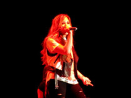 Demi Lovato - Moves Like Jagger (3868)