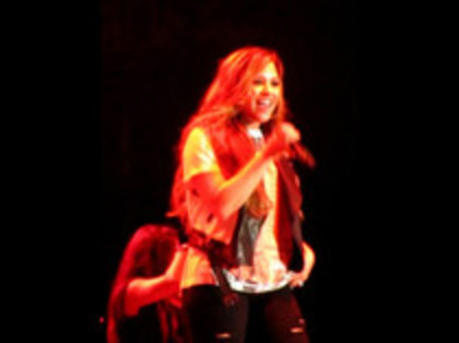 Demi Lovato - Moves Like Jagger (3888)