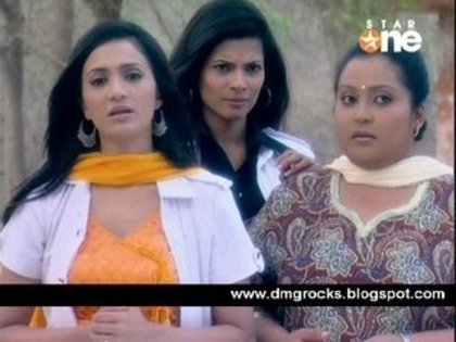 29886068_DTTBHCIXD - xxShilpa Anand si Sunaina Guliaxx