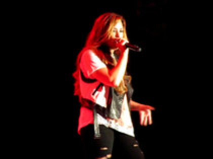 Demi Lovato - Moves Like Jagger (4332) - Demilush - Moves Like Jagger Strawberry Festival o10