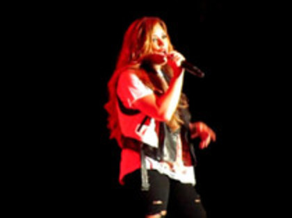 Demi Lovato - Moves Like Jagger (4356)
