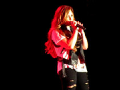 Demi Lovato - Moves Like Jagger (4360)