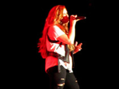 Demi Lovato - Moves Like Jagger (4367)