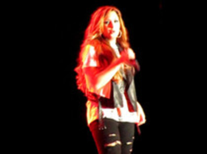 Demi Lovato - Moves Like Jagger (4382)