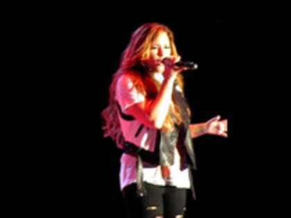Demi Lovato - Moves Like Jagger (4391)