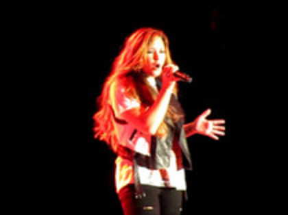 Demi Lovato - Moves Like Jagger (4395)