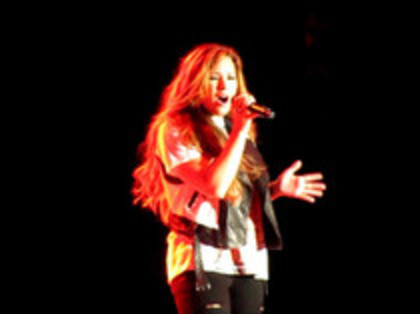 Demi Lovato - Moves Like Jagger (4396)