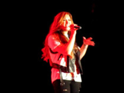 Demi Lovato - Moves Like Jagger (4400)