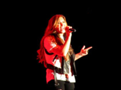 Demi Lovato - Moves Like Jagger (4403)