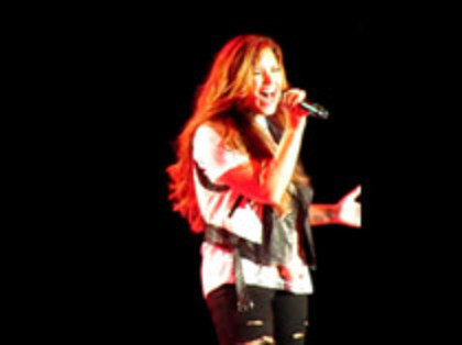 Demi Lovato - Moves Like Jagger (4409)