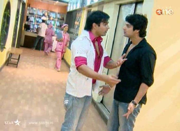 257138_201495063229134_140677749310866_585072_3162447_o - xxKaran Singh Grover si Karan Wahi-Armaan si Sidxx