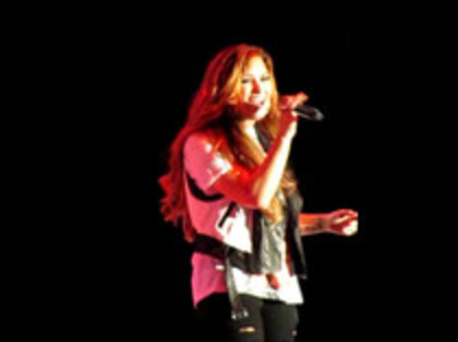 Demi Lovato - Moves Like Jagger (4413)