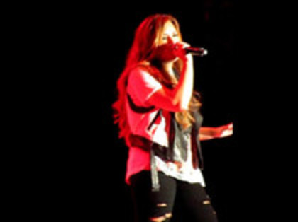 Demi Lovato - Moves Like Jagger (4345)