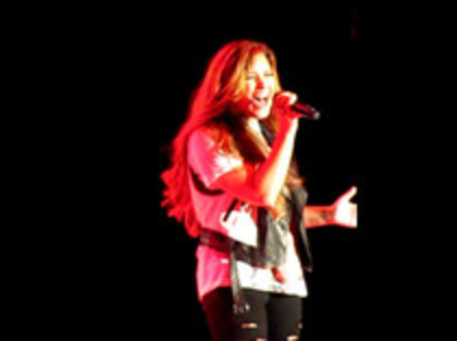 Demi Lovato - Moves Like Jagger (4410)