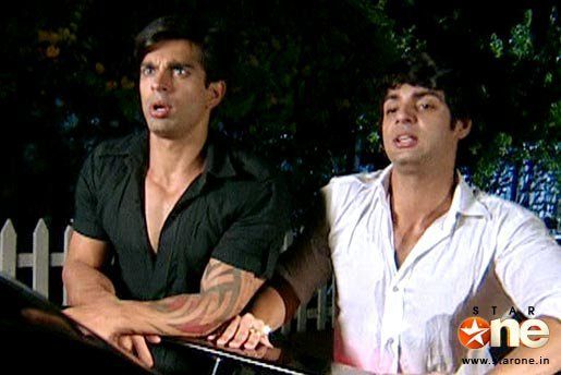 267212_126947710724486_100002277740243_210945_7377085_n - xxKaran Singh Grover si Karan Wahi-Armaan si Sidxx