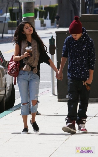 normal_tumblr_m2123hLmkC1rq31q9o6_1280