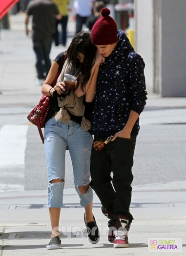 normal_tumblr_m2130r133y1rq31q9o3_1280