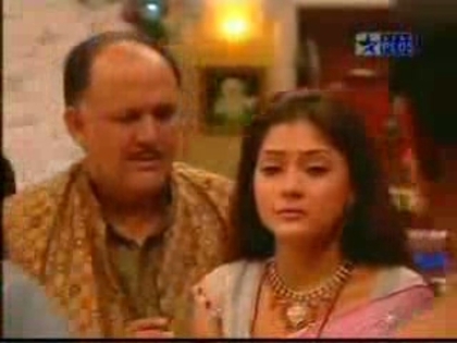 00_02_20 - sara khan