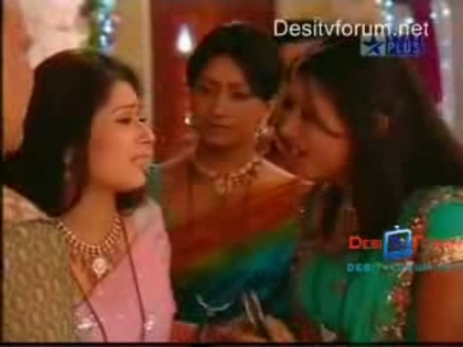 00_05_40 - sara khan 3