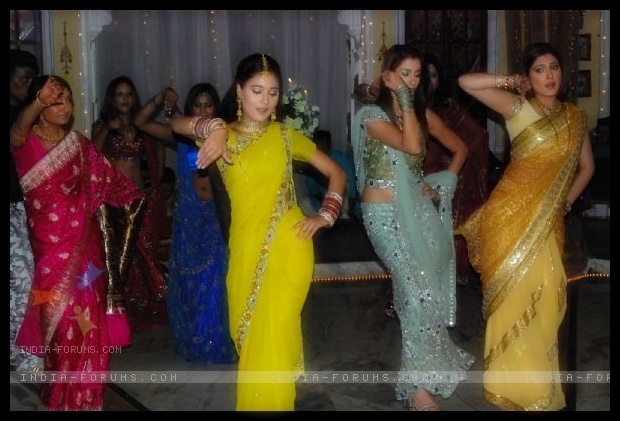  - x-Sara Khan-x