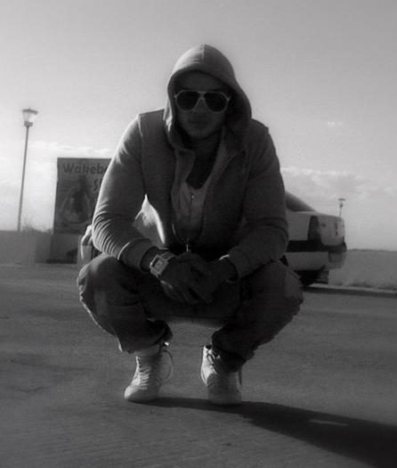 308808_116281298474992_115990678504054_65915_168864316_n - LaLa Band