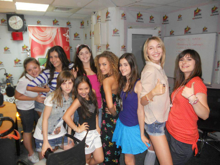 386644_105566892897982_100003340152816_32257_2055536300_n