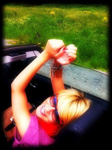 408095_110887155698012_100003301849767_62456_1328395474_n - LaLa Band