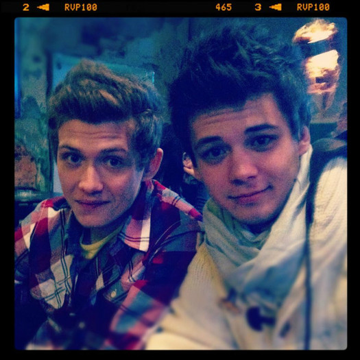 409479_294978950549277_100001115229997_769368_1341143858_n - LaLa Band