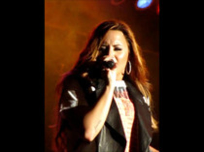 Demi Lovato - Moves Like Jagger (4852) - Demilush - Moves Like Jagger Strawberry Festival o11
