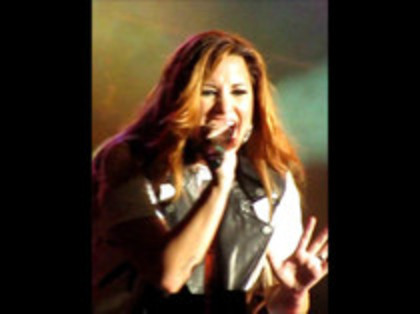 Demi Lovato - Moves Like Jagger (4863) - Demilush - Moves Like Jagger Strawberry Festival o11