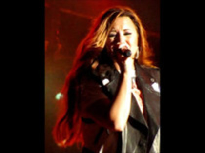 Demi Lovato - Moves Like Jagger (4822) Demi Lovato - Moves Like Jagger (4822)