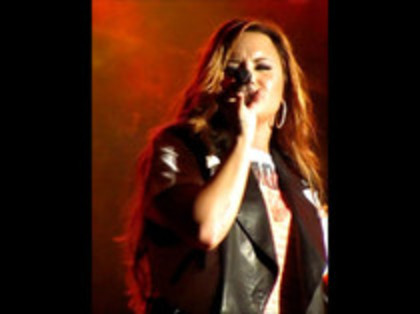 Demi Lovato - Moves Like Jagger (4846) Demi Lovato - Moves Like Jagger (4846)