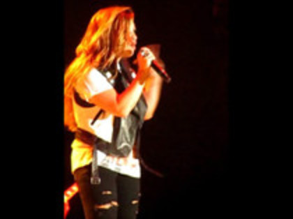 Demi Lovato - Moves Like Jagger (4910) - Demilush - Moves Like Jagger Strawberry Festival o11