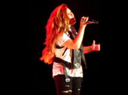 Demi Lovato - Moves Like Jagger (5304)