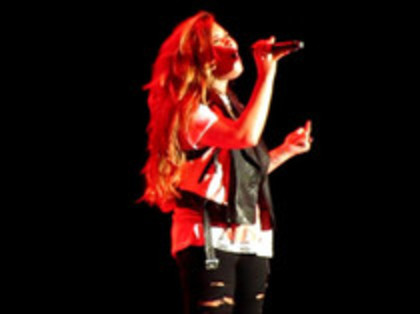 Demi Lovato - Moves Like Jagger (5318)