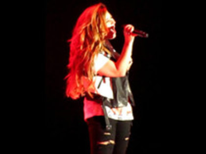 Demi Lovato - Moves Like Jagger (5348) - Demilush - Moves Like Jagger Strawberry Festival o12