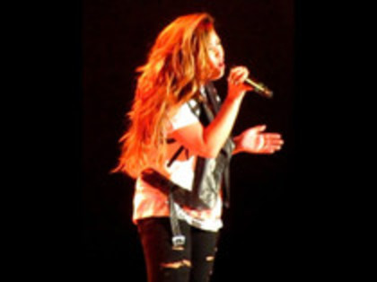 Demi Lovato - Moves Like Jagger (5377) - Demilush - Moves Like Jagger Strawberry Festival o12