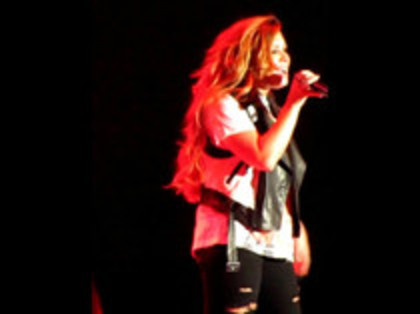 Demi Lovato - Moves Like Jagger (5361)