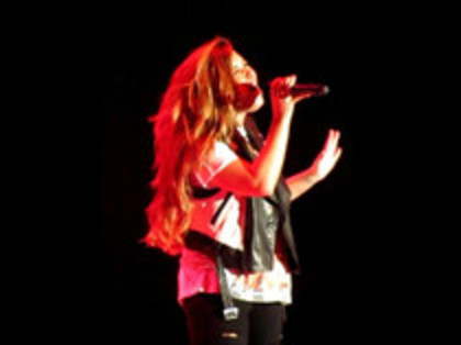 Demi Lovato - Moves Like Jagger (5308)