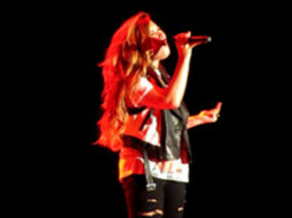 Demi Lovato - Moves Like Jagger (5314)