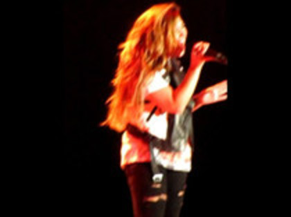 Demi Lovato - Moves Like Jagger (5388)
