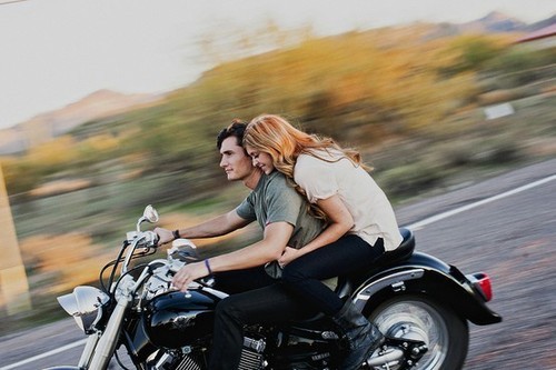 beautiful-bike-couple-fast-love-Favim.com-356118_large - Pentru ca iubirea mereu invinge