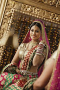 9-ZX187318 - Y-Hina Khan-Y