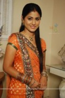 49526565_JPPBKTLRO - Y-Hina Khan-Y