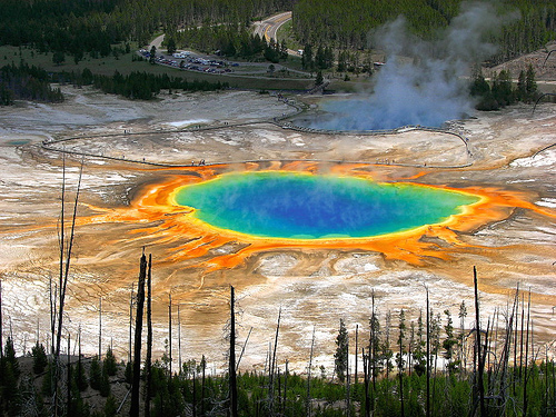 Parcul-National-Yellowstone; Acesta este cel mai vechi parc national din Statele Unite, fiind infiintat in 1872.Acest parc are ce

