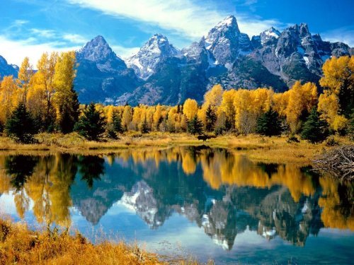 Parcul-National-Grand-Teton; Acest parc national este situat in Wyoming si are in jur de 322 de km de trasee montane.

