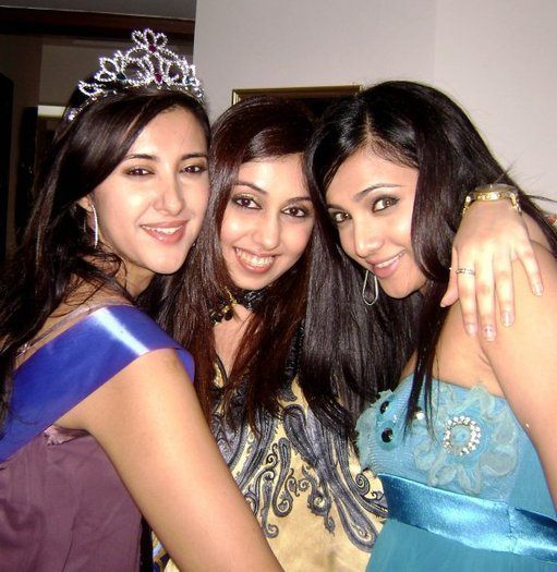 254286_110414205715349_100002403090932_102815_910170_n - xxShilpa Anand si sora eixx