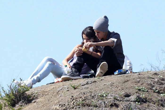 11 - Picnic With Justin---04 April 2012